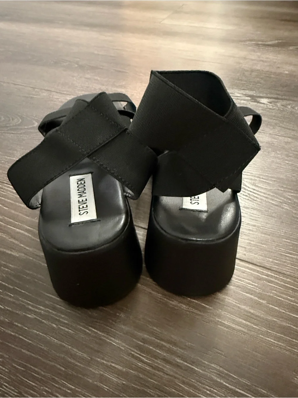 Steve Madden Black Platform Sandal with Elastic Straps SASHES 8m